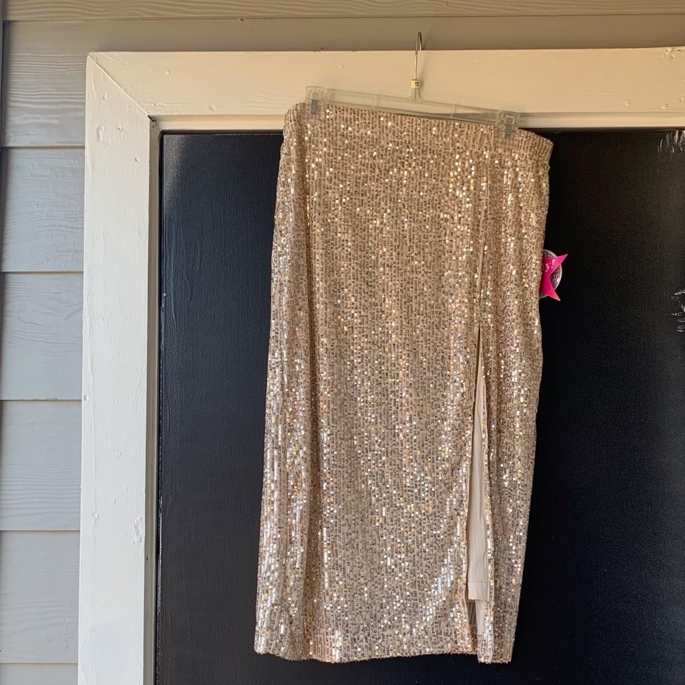 Sequined skirt with high split - Picture 3 of 3